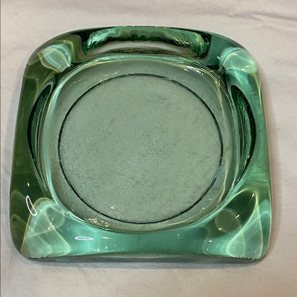 Solid Green Glass Ashtray or Trinket Holder. Heavy, almost 4 lbs. MCM. - Picture 3 of 9